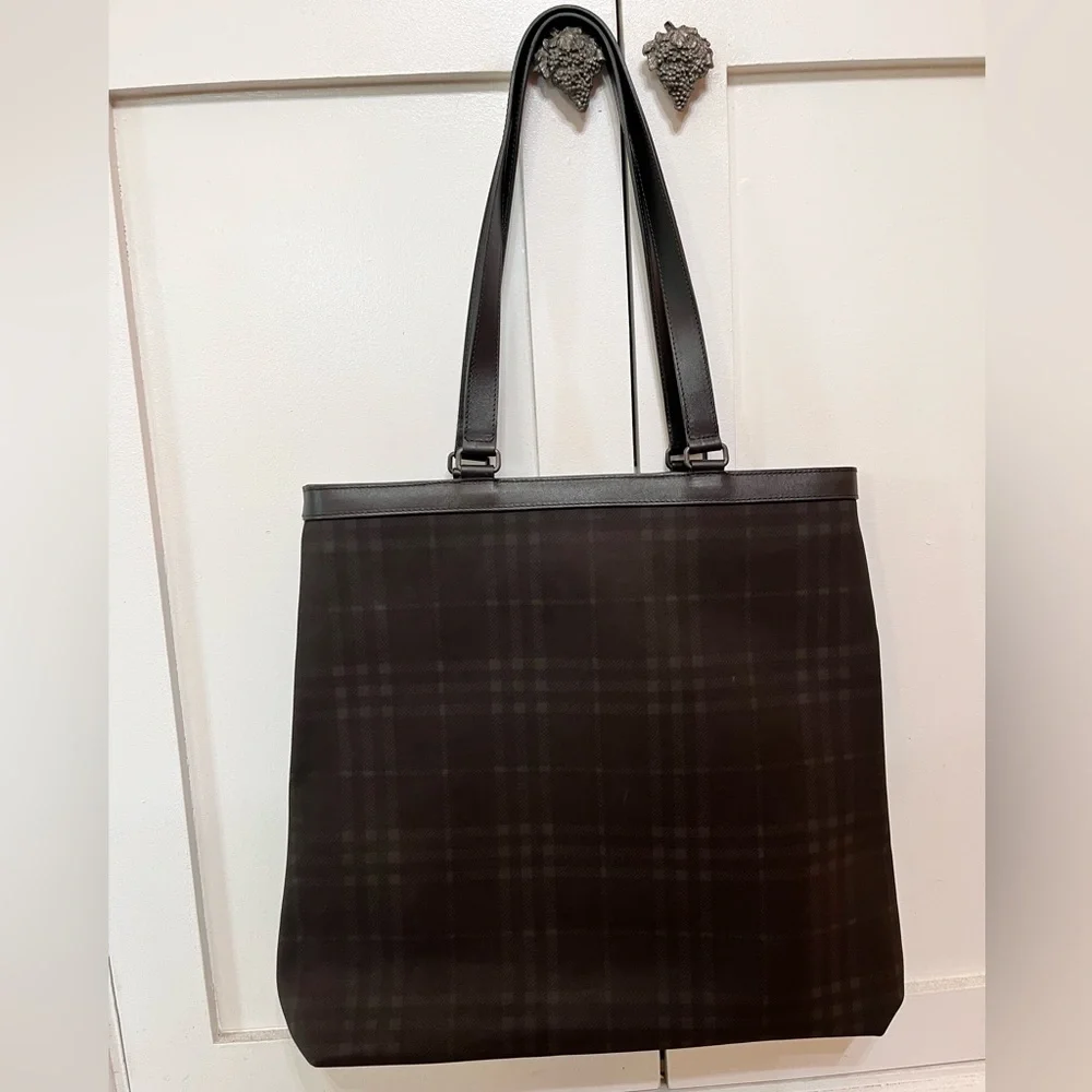 ✨BURBERRY✨Dark Brown Nova Check Print PVC w/Leather Trim Tote - Picture 6 of 6